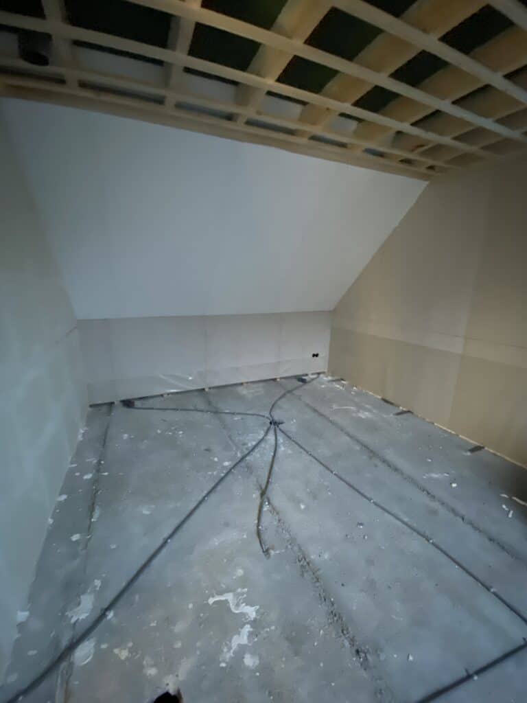 Stroomwerkzaamheden + knieschot gipsen