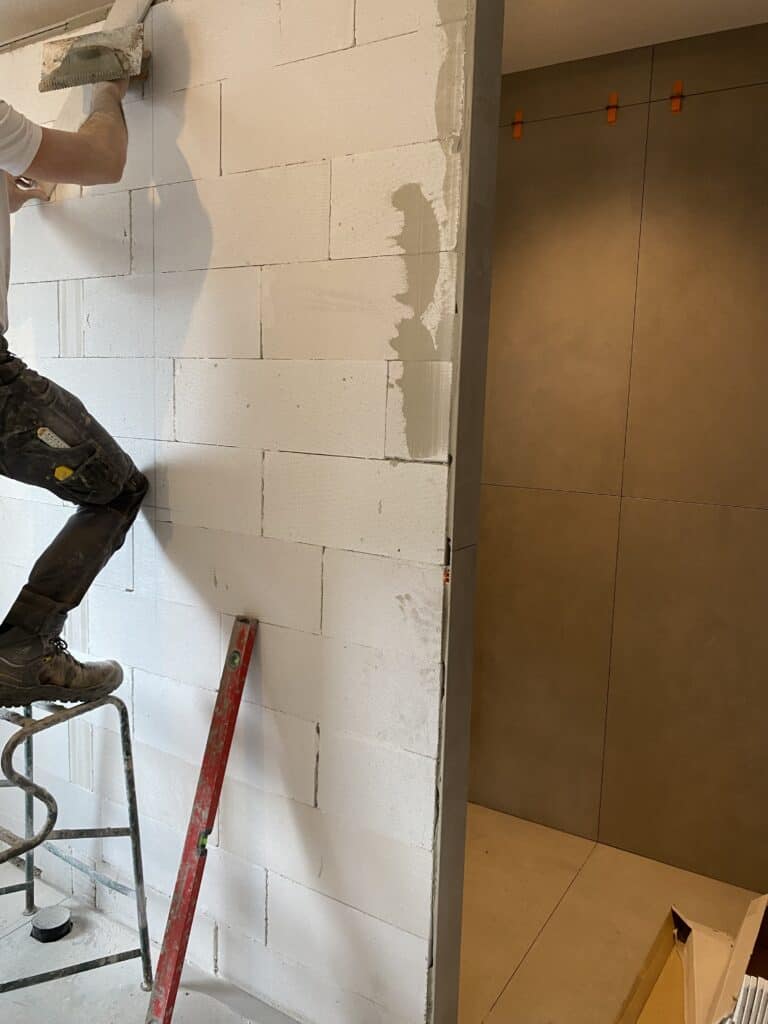 visgraat op de muur