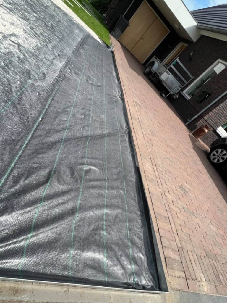 Wortel doek tegen onkruid