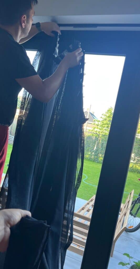 Gordijn op hangen