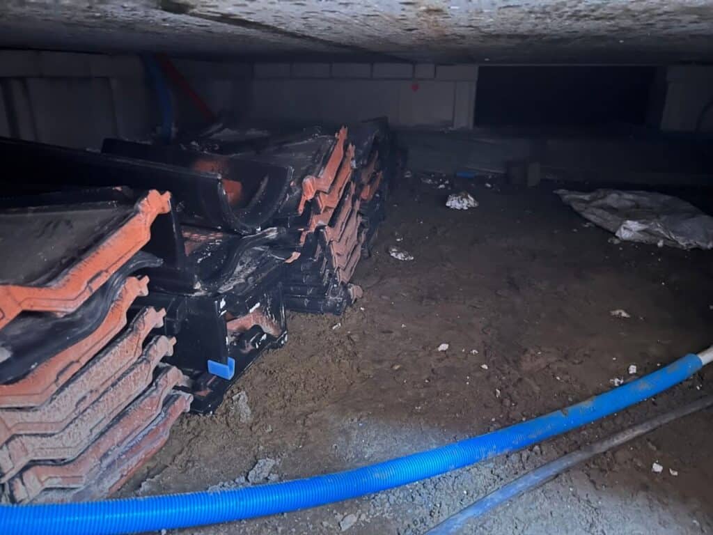 Dakpannen in Kruipruimte